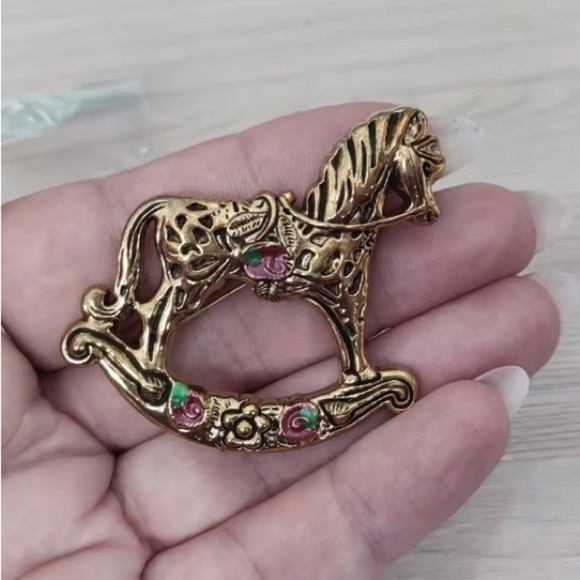 Rocking Horse Vintage Brooch - Picture 6 of 14